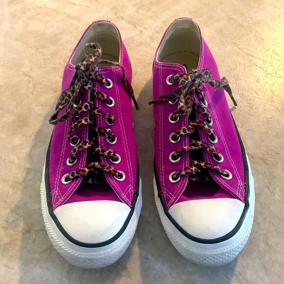 CONVERSE Fuchia All Stars Size 8 - Picture 1 of 5